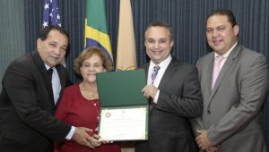 Imagem da notícia - Médico da FCecon é homenageado na Câmara Municipal de Manaus