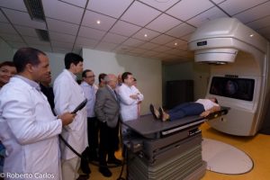 Imagem da notícia - Governo do Estado amplia serviço de radioterapia da Fundação Cecon, triplicando a capacidade de atendimento