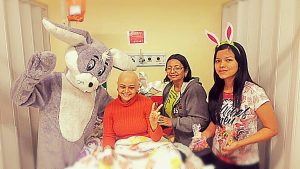 Imagem da notícia - ‘Páscoa Solidária’ leva carinho e esperança a pacientes com câncer em tratamento na FCecon