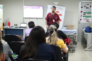 Imagem da notícia - Equipe da UTI da FCecon passa por treinamento para prevenção de infecções hospitalares