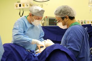 Cirurgia material laparoscópico