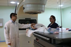 Imagem da notícia - FCecon amplia em 50% oferta de radioterapia
