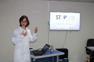 Imagem da notícia - Pesquisadoras e alunos de iniciação científica da FCecon participam de monitoria realizada pelo Hospital Moinhos de Vento
