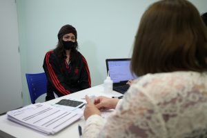 Imagem da notícia - Pacientes transferidas para o Rio de Janeiro realizam primeira consulta na FCecon após retorno a Manaus