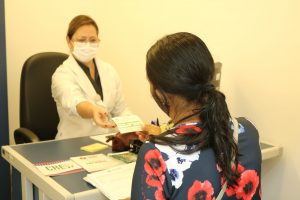 Imagem da notícia - Serviço Social da FCecon orienta sobre adesão ao tratamento e direitos do paciente oncológico
