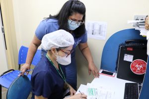 Imagem da notícia - Servidoras da FCecon participam de encontro virtual sobre enfermagem oncológica