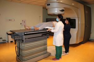 Imagem da notícia - Com equipamentos modernos, FCecon oferta radioterapia a 1,6 mil pacientes em 2021