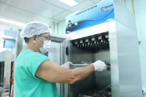 Imagem da notícia - FCecon reforça central de esterilização, com aquisição de gabinete de secagem mais ágil