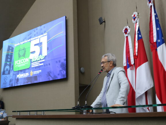 FCecon destaca avanços em 51 anos na homenagem recebida da Assembleia Legislativa