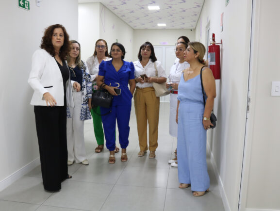 Cepcolu completa seis meses e recebe visita de representantes da saúde