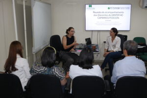 FCecon recebe visita do coordenador de pós-graduação do A.C. Camargo