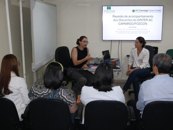 FCecon recebe visita do coordenador de pós-graduação do A.C. Camargo